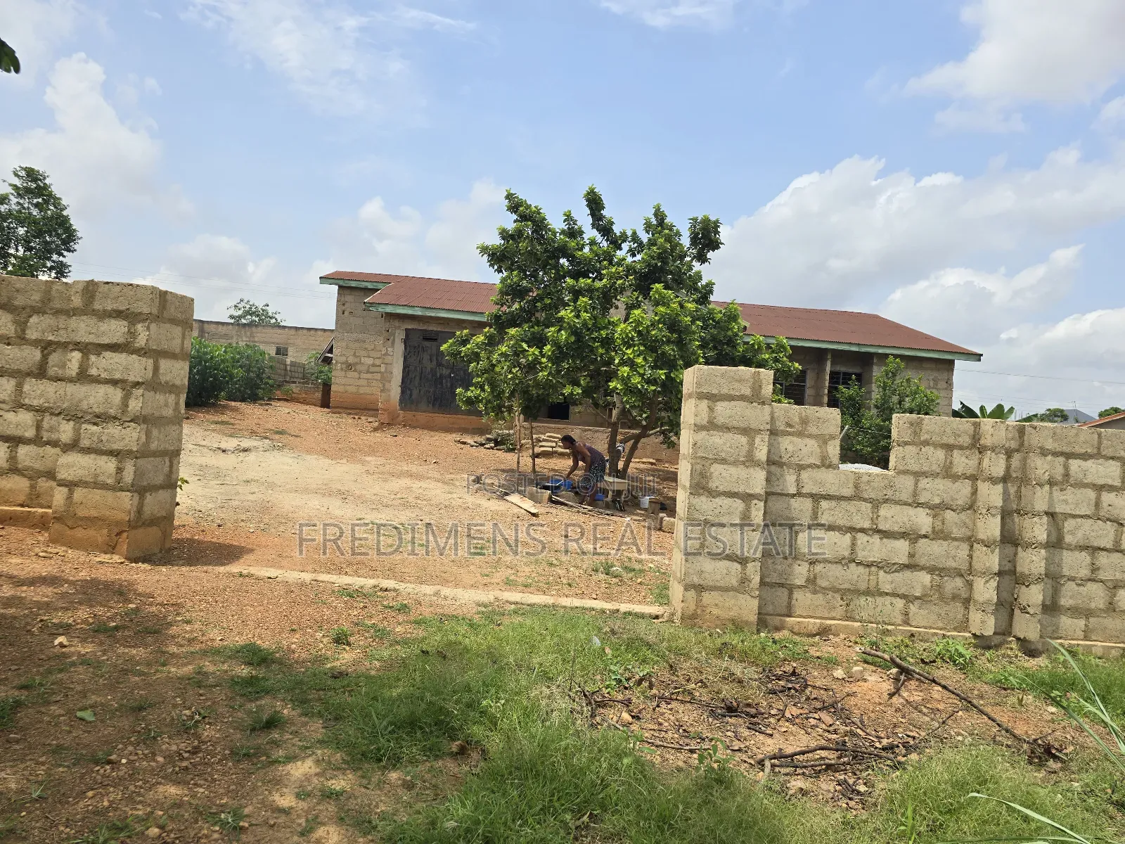 4bdrm House in Fredimens Real, Kumasi Metropolitan for sale
