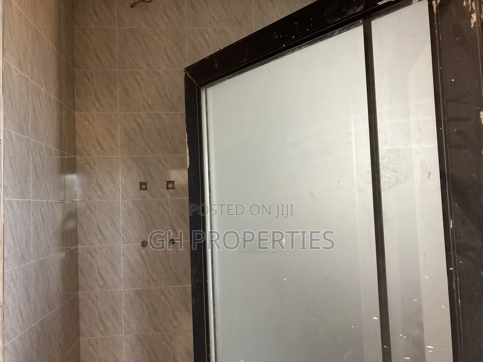 5bdrm House in Daban, Kumasi Metropolitan for sale