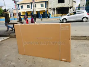 Wide Range Uhd Smart Samsung 85”Cu8000