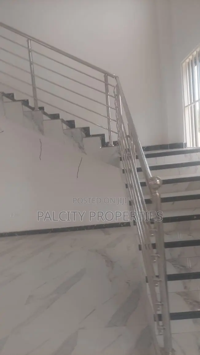 5bdrm House in Palcity Estate, Kumasi Metropolitan for sale