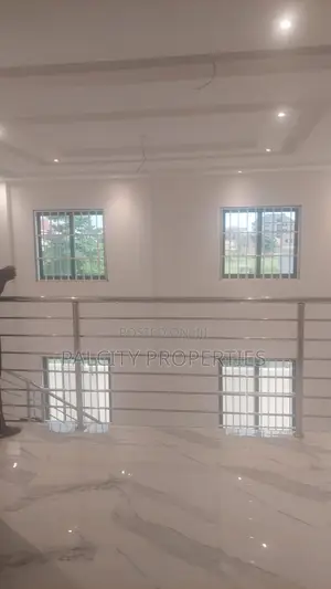 5bdrm House in Palcity Estate, Kumasi Metropolitan for sale