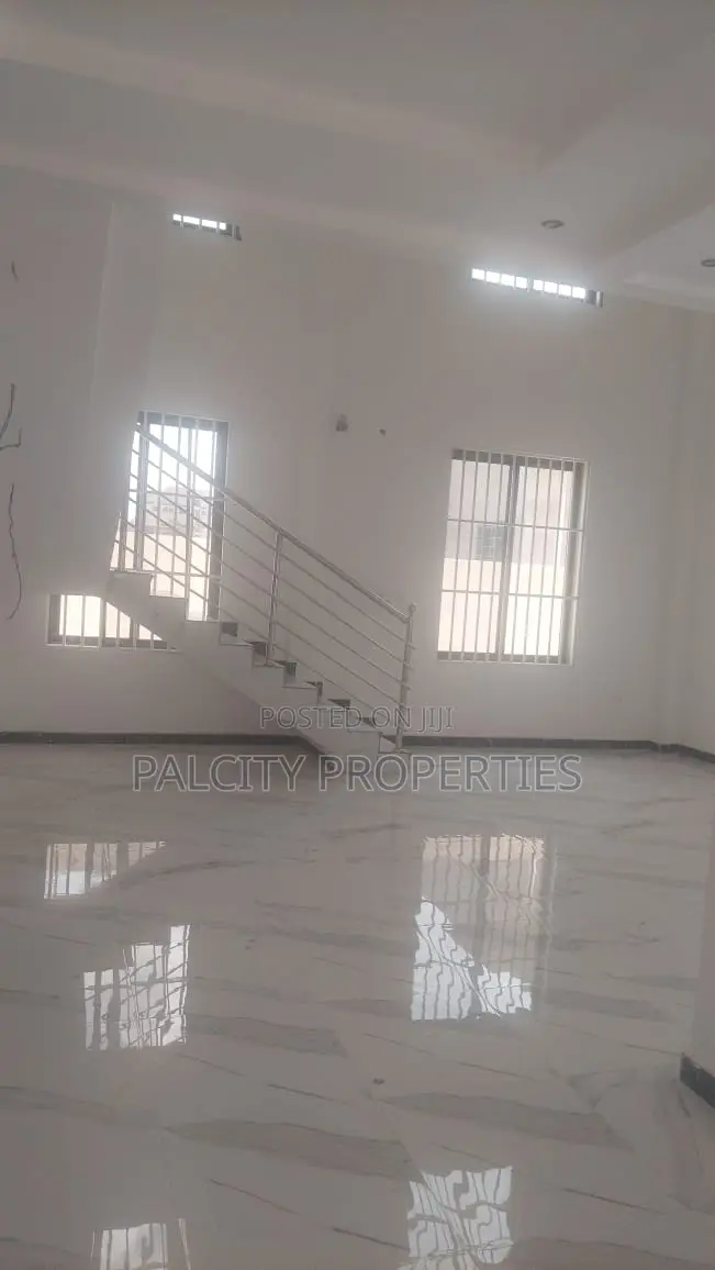 5bdrm House in Palcity Estate, Kumasi Metropolitan for sale