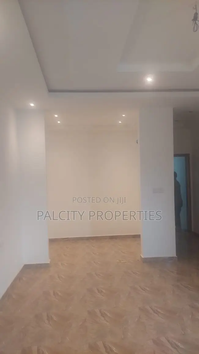 5bdrm House in Palcity Estate, Kumasi Metropolitan for sale