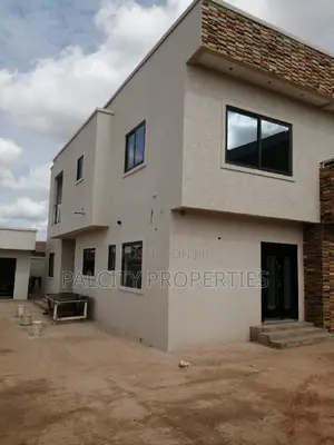 5bdrm House in Palcity Estate, Kumasi Metropolitan for sale