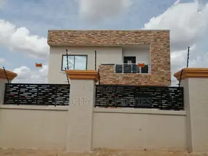 5bdrm House in Palcity Estate, Kumasi Metropolitan for sale