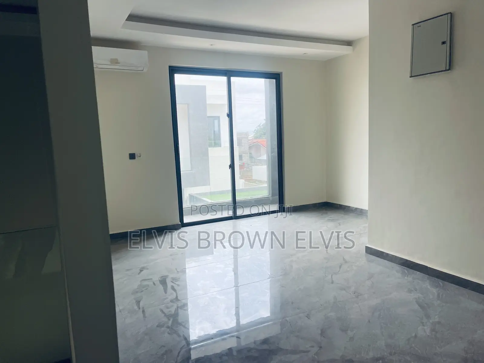 4bdrm Townhouse/Terrace in Nanajucntion, Ashaley Botwe for sale