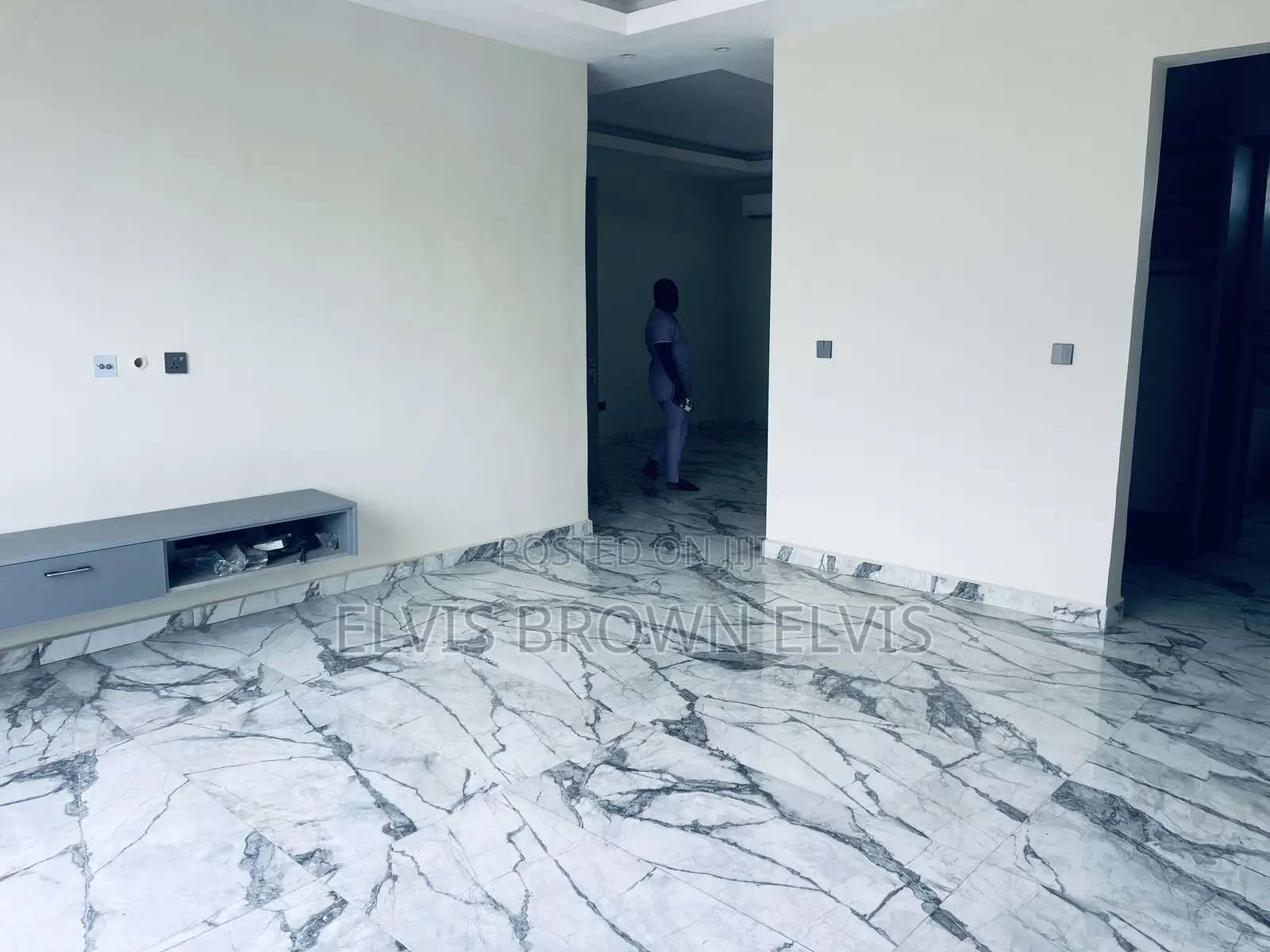 4bdrm Townhouse/Terrace in Nanajucntion, Ashaley Botwe for sale