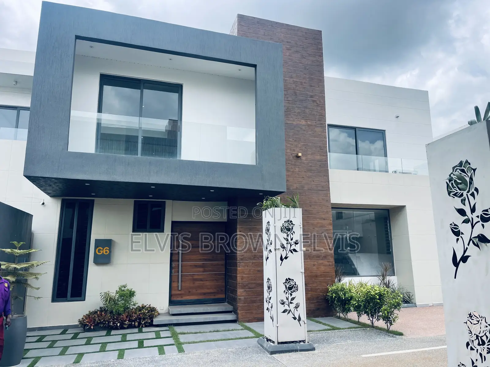 4bdrm Townhouse/Terrace in Nanajucntion, Ashaley Botwe for sale
