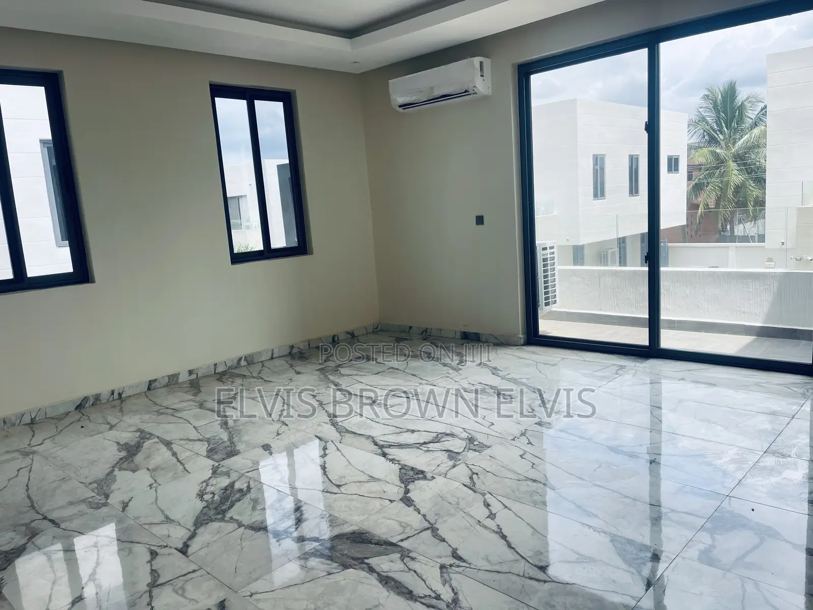 4bdrm Townhouse/Terrace in Nanajucntion, Ashaley Botwe for sale