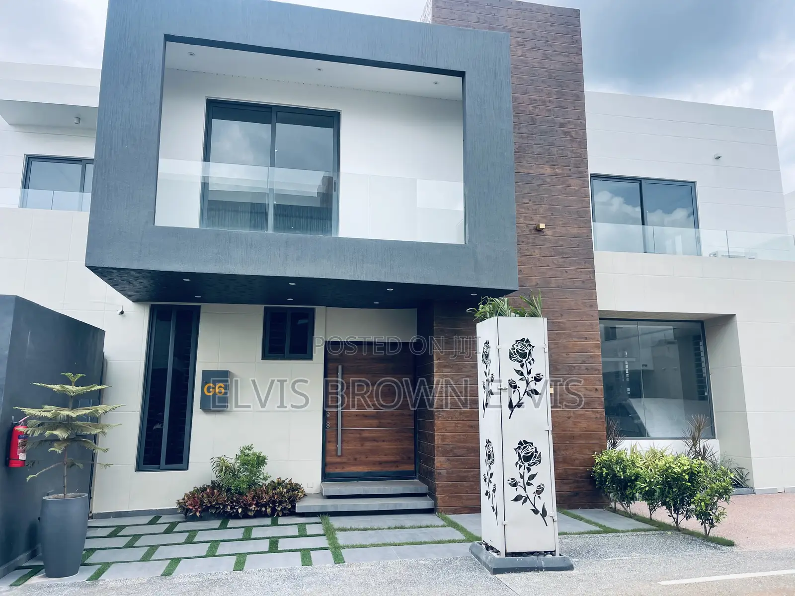 4bdrm Townhouse/Terrace in Nanajucntion, Ashaley Botwe for sale