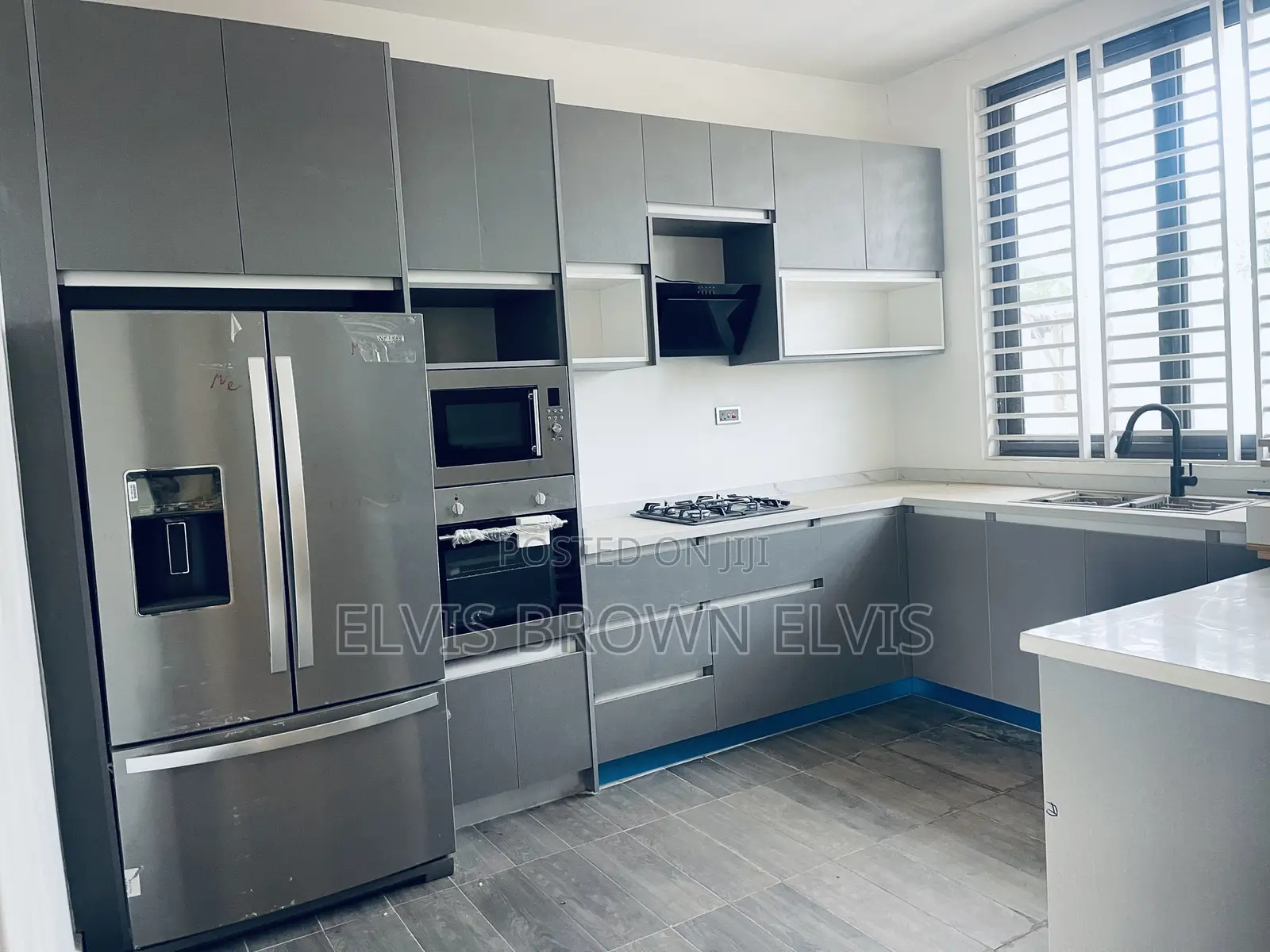4bdrm Townhouse/Terrace in Nanajucntion, Ashaley Botwe for sale