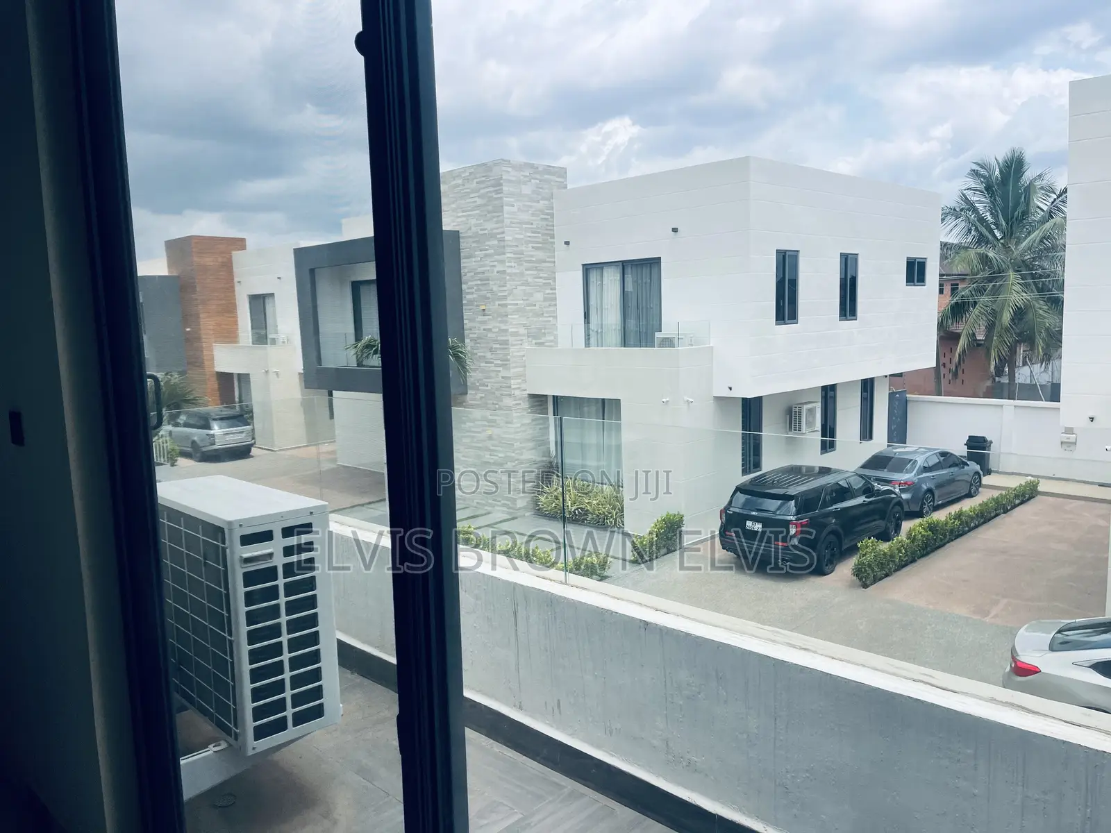 4bdrm Townhouse/Terrace in Nanajucntion, Ashaley Botwe for sale