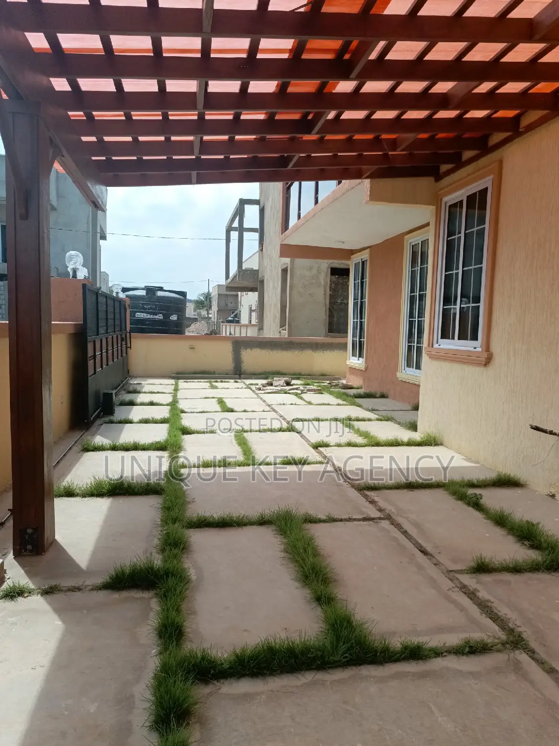 Furnished 3bdrm House in Unique Key Agency, Accra Metropolitan