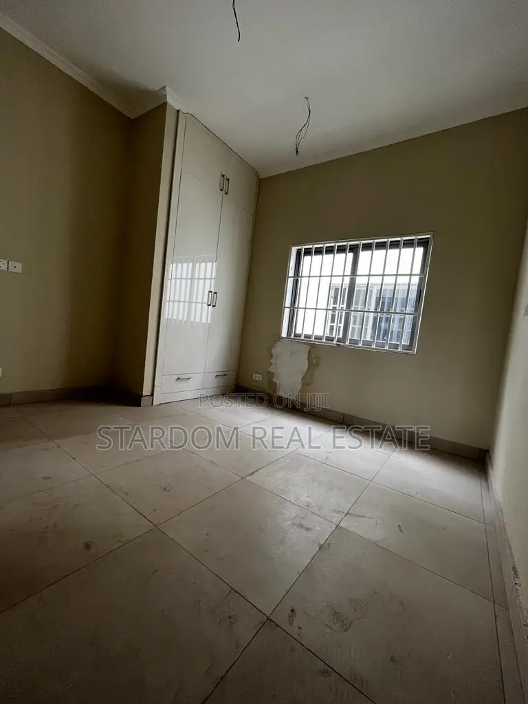 4bdrm Duplex in Spintex for sale