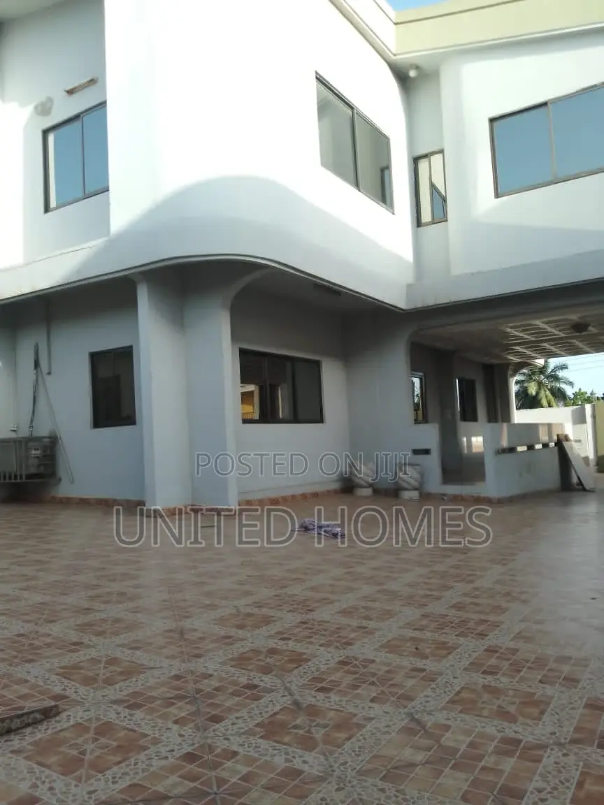 12bdrm House in Odorkor for rent