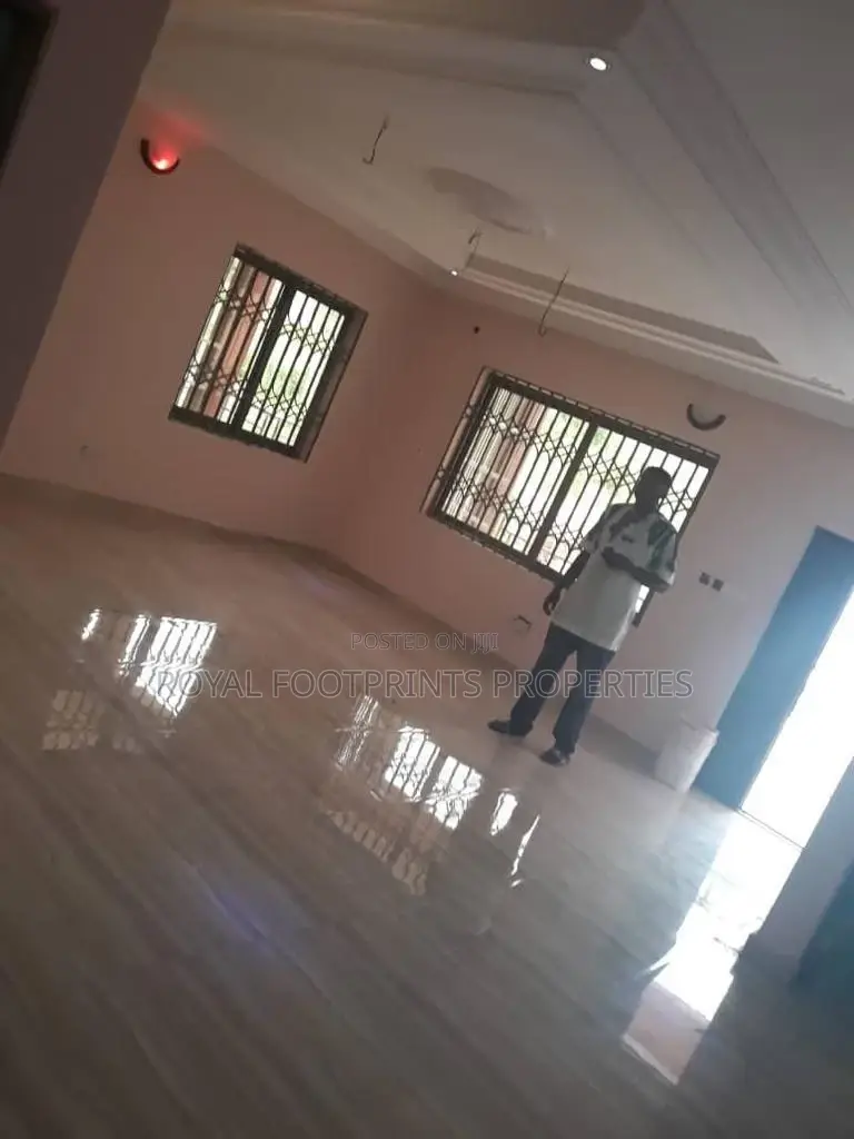 10bdrm Apartment in Royal Footprints, Kwabenya for sale