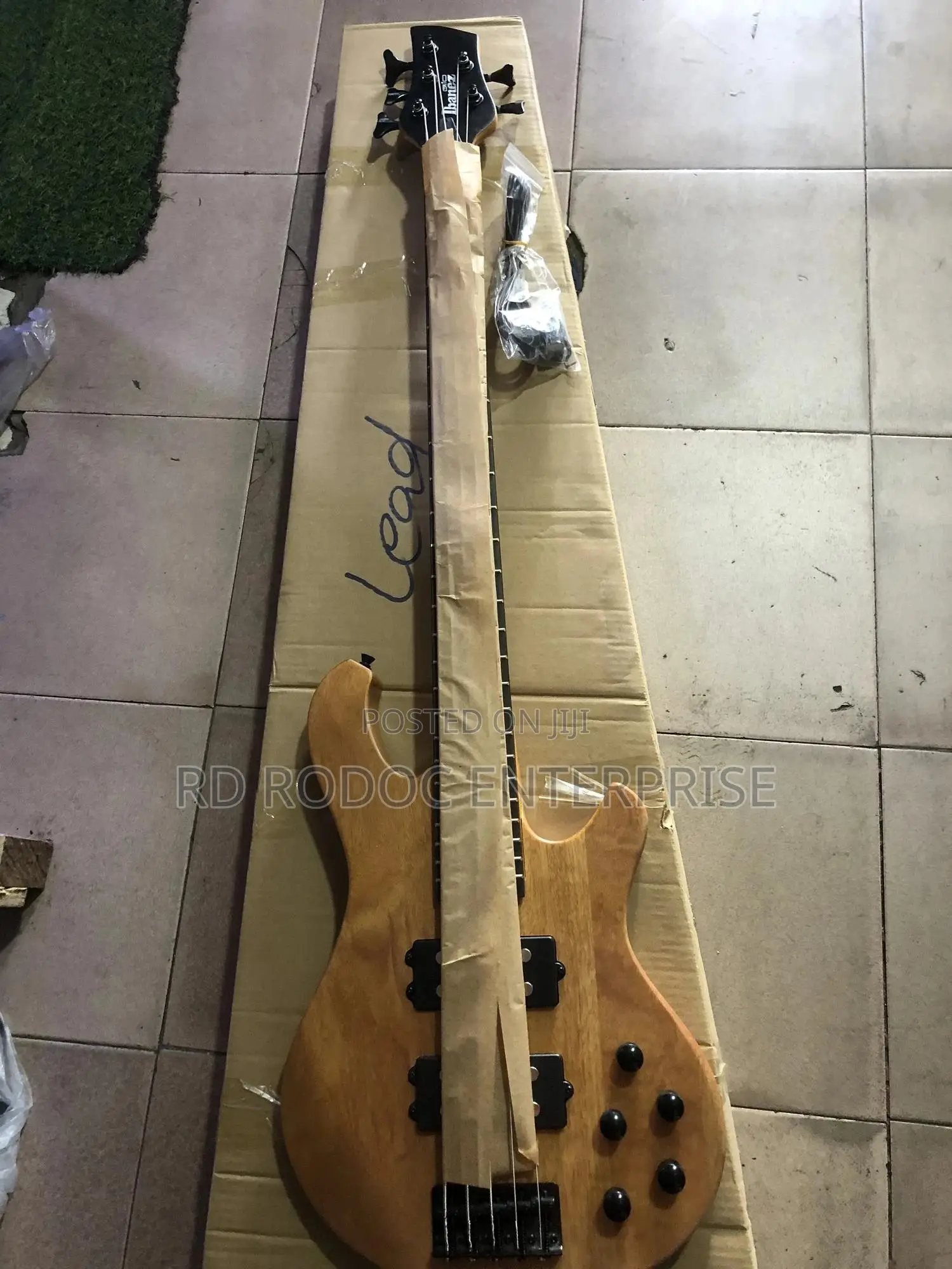 Bass Active Guitar