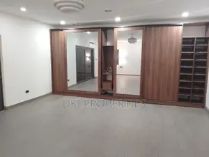 5bdrm House in Dki Properties, East Legon for sale