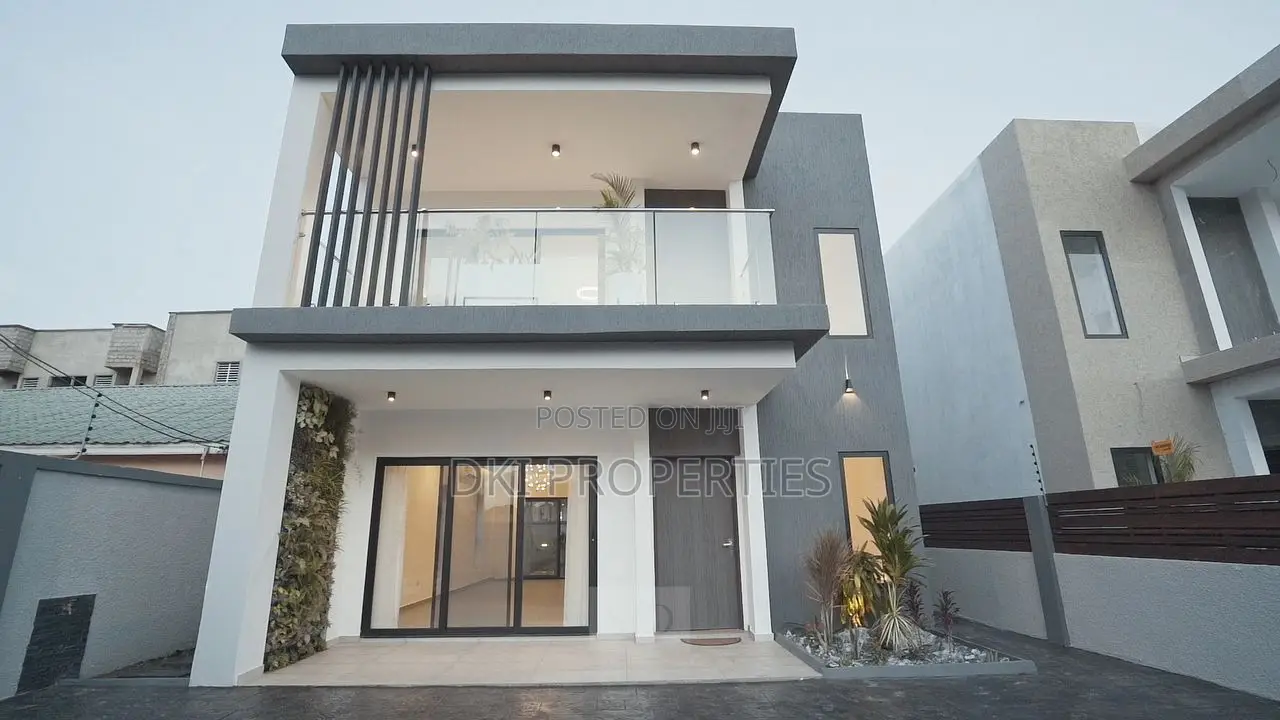 3bdrm House in Dki Properties, East Legon for sale
