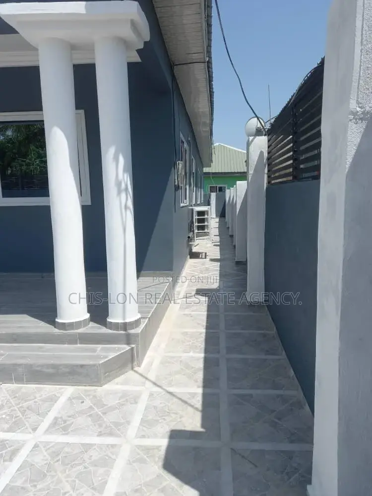 3bdrm House in Kasoa Roma for sale