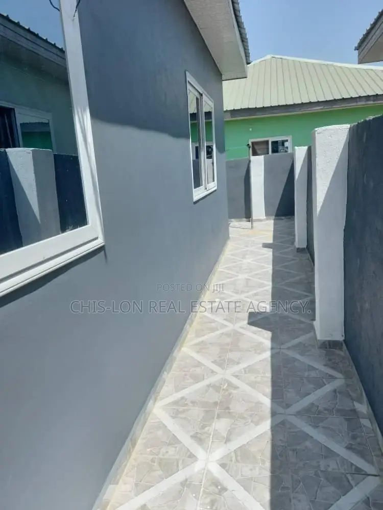 3bdrm House in Kasoa Roma for sale