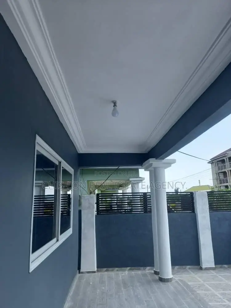 3bdrm House in Kasoa Roma for sale