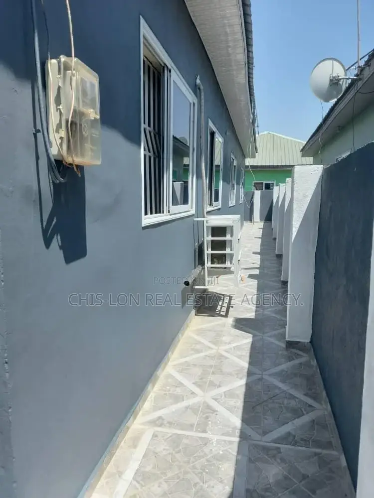 3bdrm House in Kasoa Roma for sale