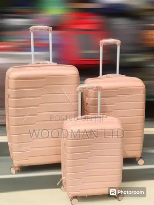 3 Set Traveling Bag/ Luggage Bags