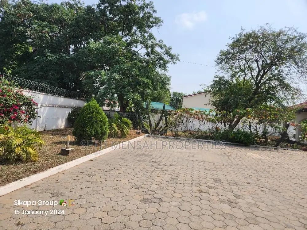 Furnished 4bdrm Mansion in Skm, Labone for sale