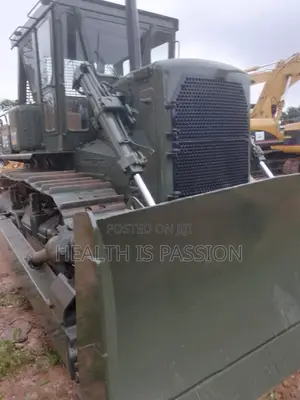 Almost New Dozer CAT D7G , With Hunch Full Air-Condition for Sale Only