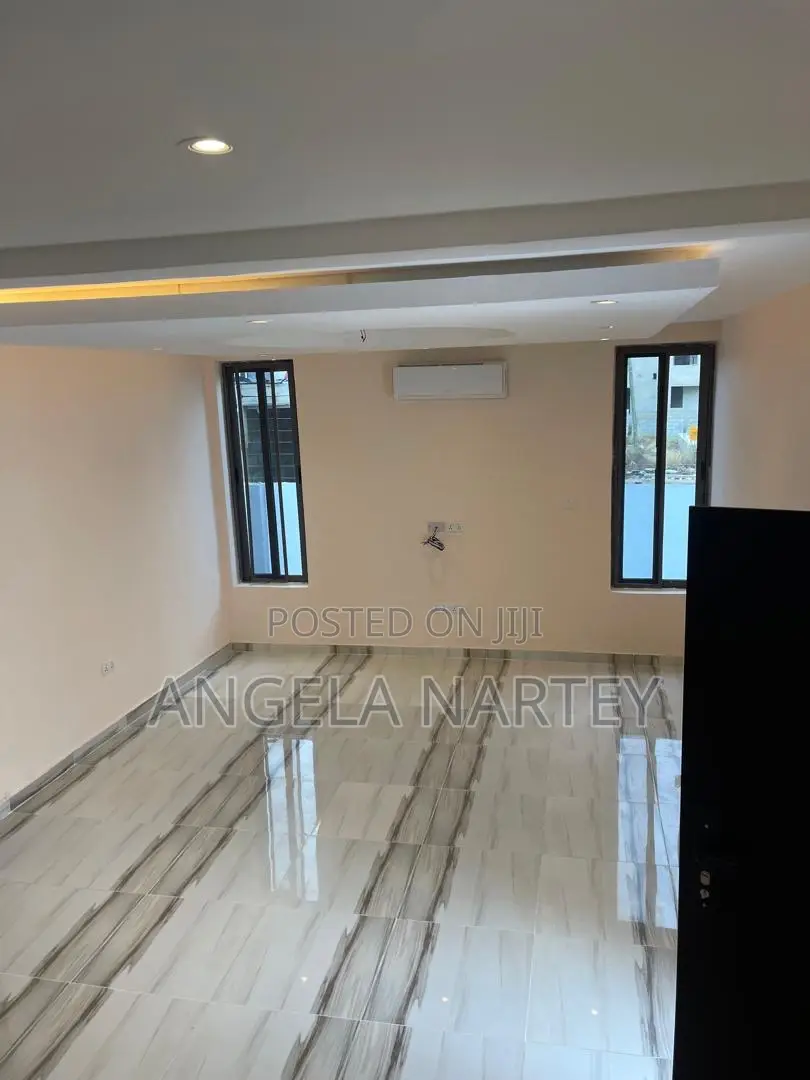 3bdrm House in Manet-East Airport, Accra Metropolitan for sale