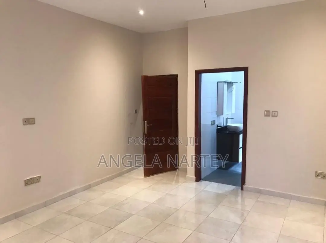 3bdrm House in Manet-East Airport, Accra Metropolitan for sale