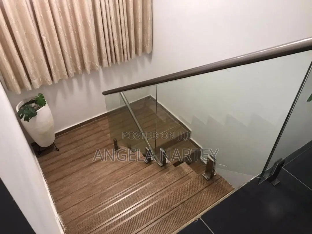 3bdrm House in Manet-East Airport, Accra Metropolitan for sale