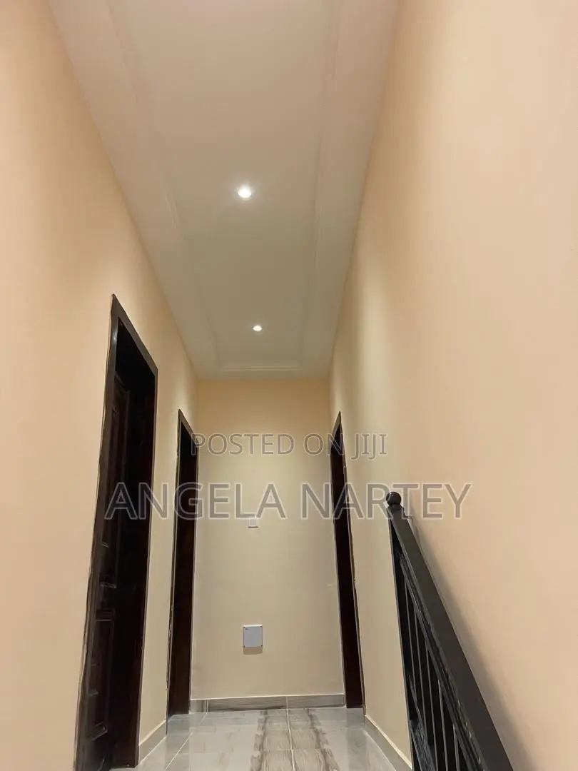 3bdrm House in Manet-East Airport, Accra Metropolitan for sale