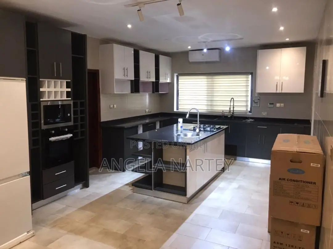 3bdrm House in Manet-East Airport, Accra Metropolitan for sale