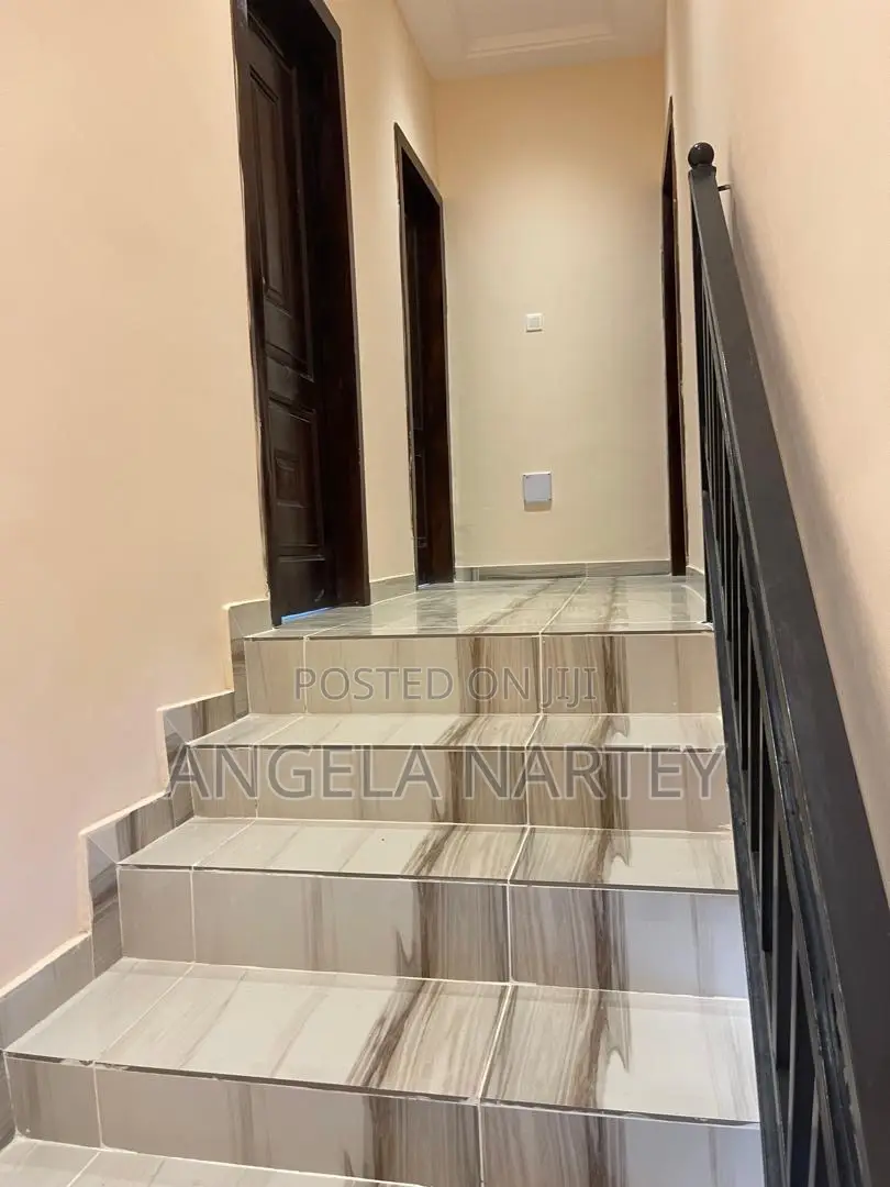 3bdrm House in Manet-East Airport, Accra Metropolitan for sale
