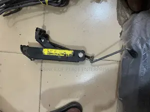 Volkswagen Passat Floor Jack