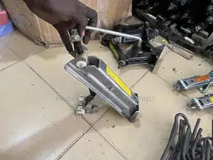 Audi Vehicles Floor Jack
