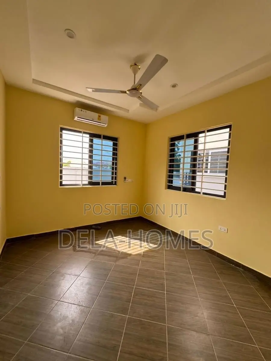 Three Bedroom Self Compond for Rent at Ashaley Botwe.