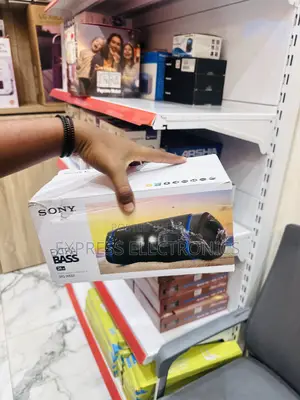 Brand —- New Sony XB33 Bluetooth Speaker