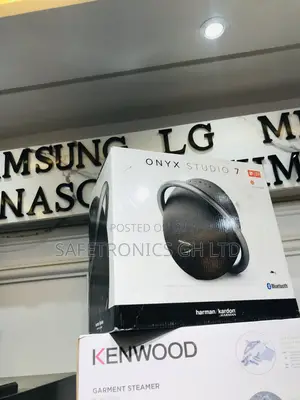 Wireless Harman Kardon Onyx Studio Bluetooth Speaker