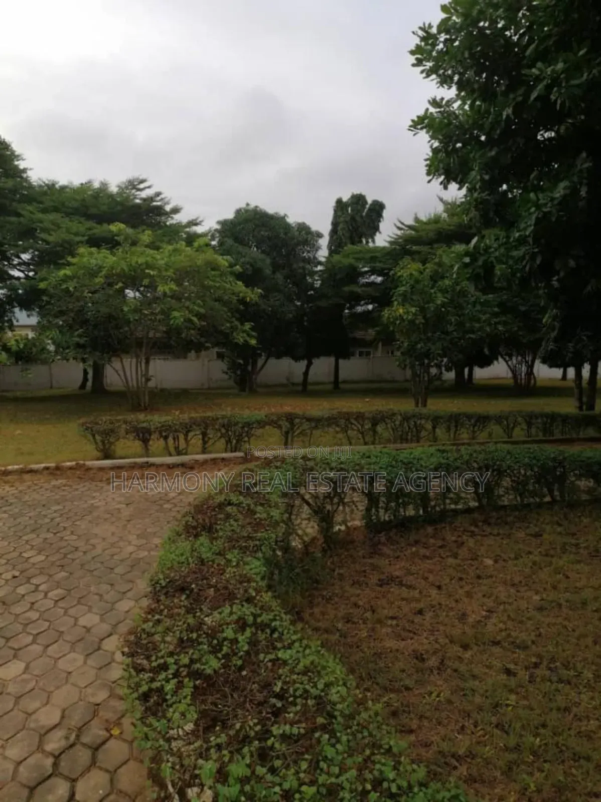 4bdrm House in Airport Residential Area for rent