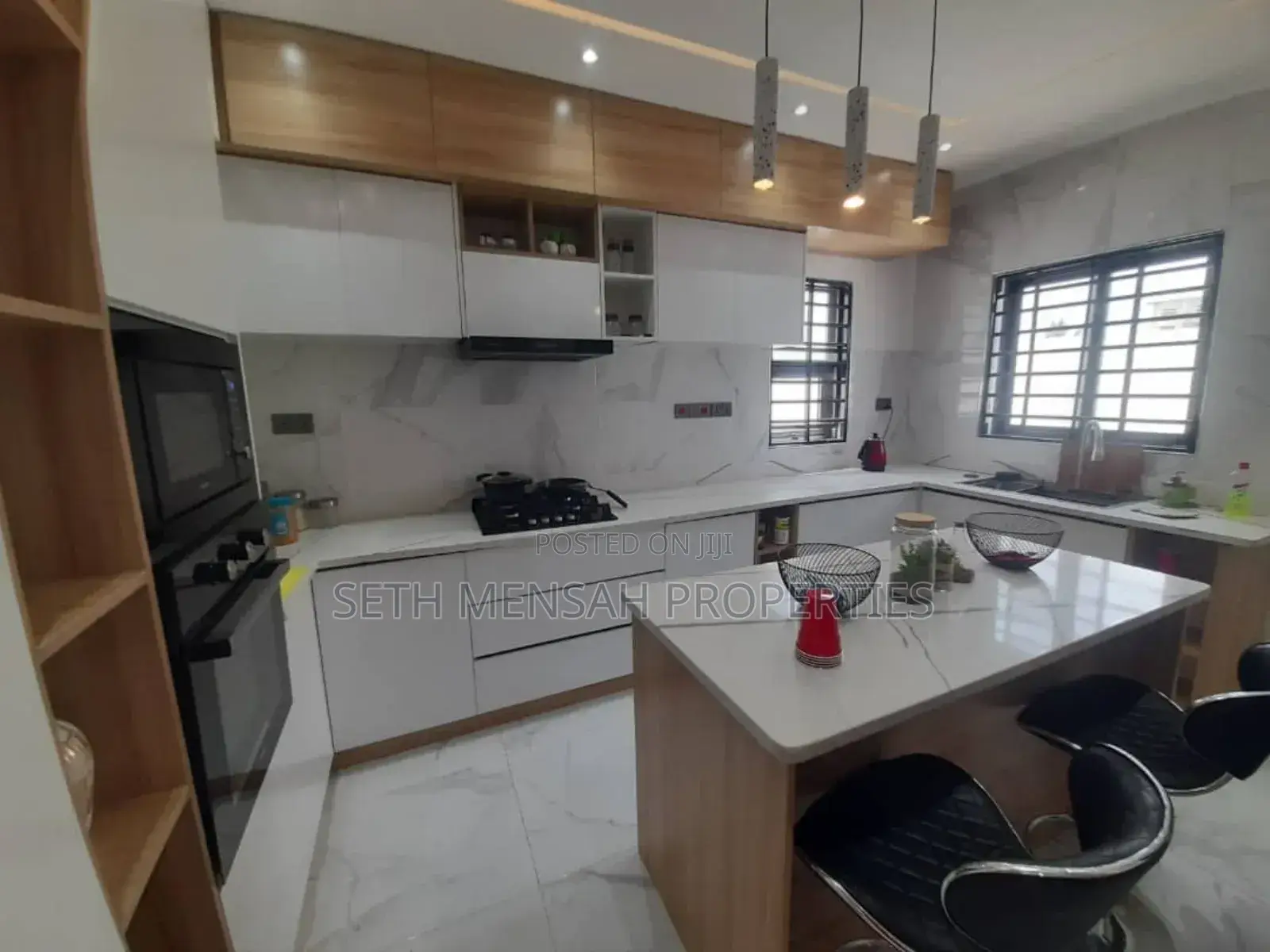 Furnished 3bdrm House in Lakeside for sale
