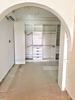 4bdrm House in Adjiriganor for rent
