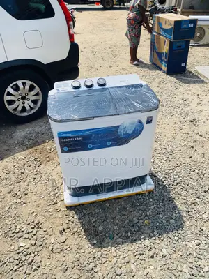 Twin Tub Midea 7kg Semi-Automatic Washing Machine.