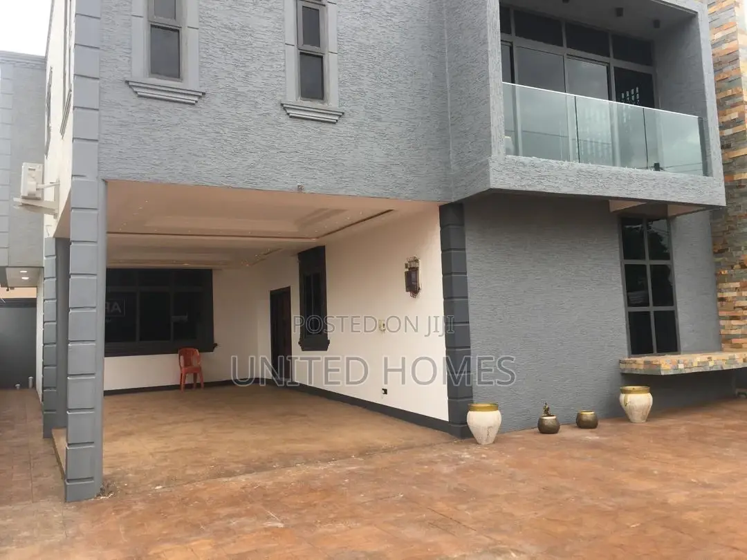 4bdrm House in Achimota for sale