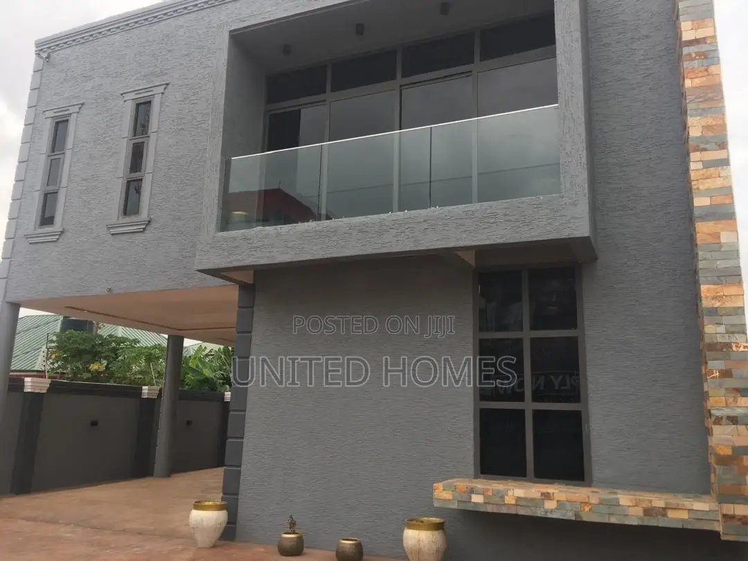 4bdrm House in Achimota for sale