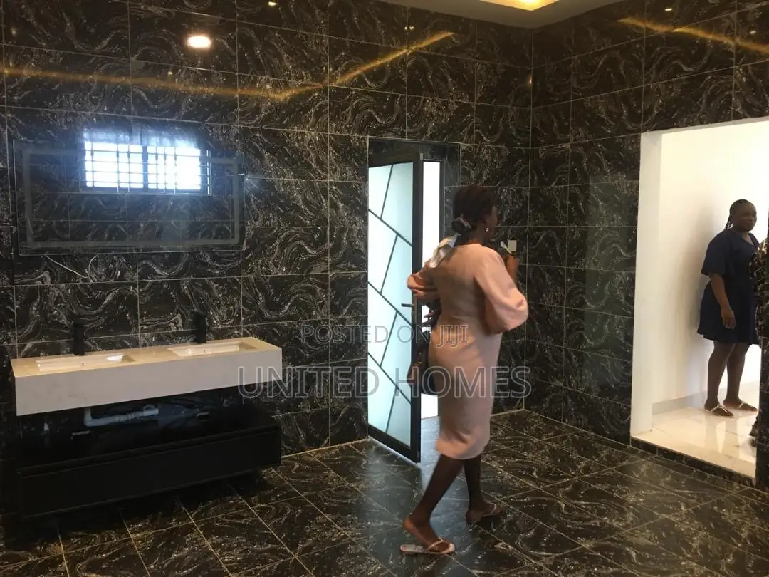 4bdrm House in Achimota for sale