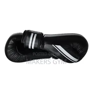 Boxing Glove (With a Grip Cord )