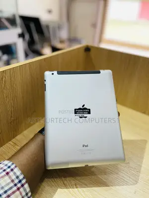 Apple iPad 4 Wi-Fi + Cellular 16 GB